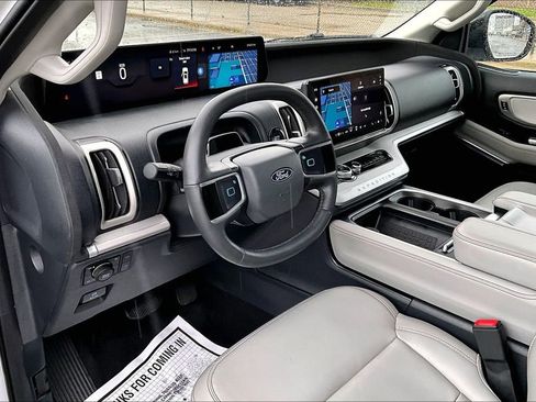Certified 2025 Ford Expedition Active AWD/4WD image 13
