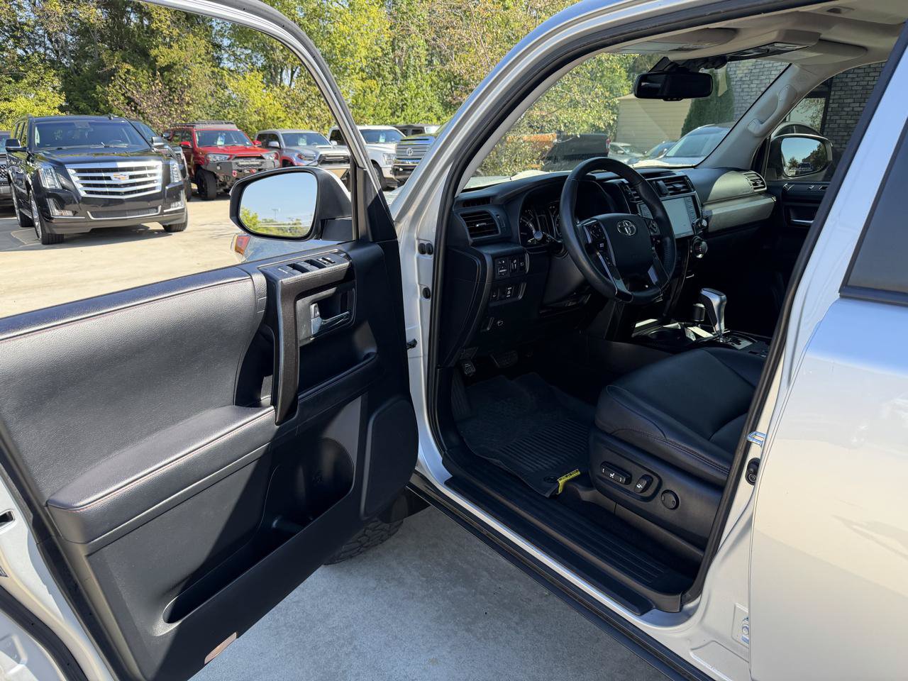 Used 2021 Toyota 4Runner TRD Off-Road Premium w/ Moonroof Package AWD/4WD image 9
