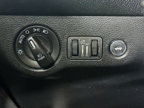 Used 2019 Dodge Challenger R/T RWD image 16