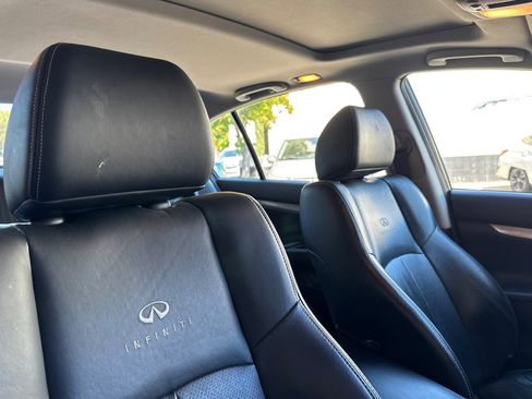Used 2012 INFINITI G37 x w/ Premium Pkg image 32