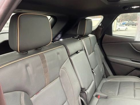 Used 2023 Chevrolet Blazer Premier image 40