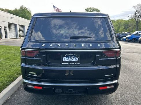 Used 2023 Jeep Wagoneer Series III w/ Convenience Group I AWD/4WD image 26