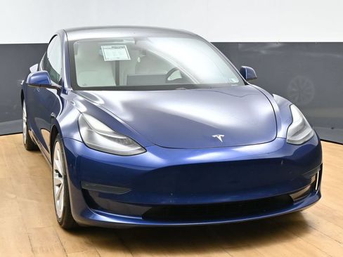 Used 2021 Tesla Model 3 Standard Range Plus RWD image 3