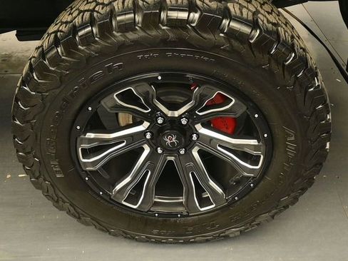 Used 2022 Ford F150 Lariat w/ Equipment Group 502A High image 9