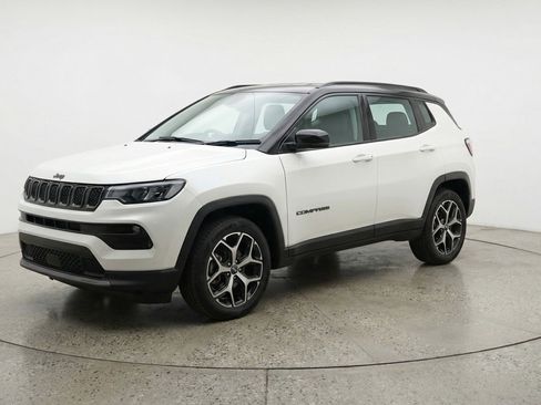 Used 2025 Jeep Compass Limited image 3