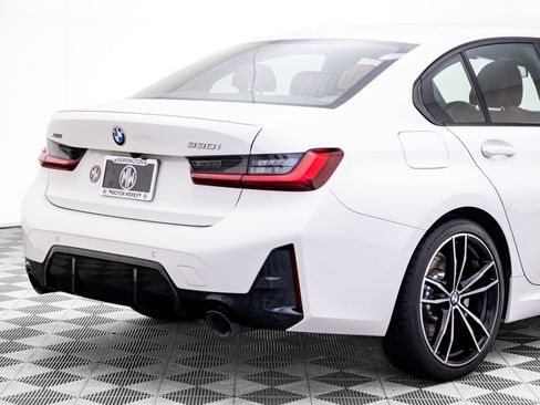 Certified 2023 BMW 330i xDrive Sedan w/ M Sport Package AWD/4WD image 40