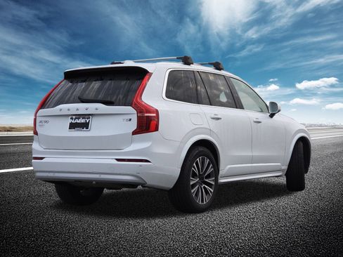 Used 2022 Volvo XC90 T5 Momentum w/ Advanced Package image 21