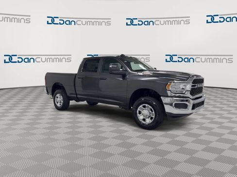 Used 2024 RAM 2500 Tradesman w/ Chrome Appearance Group AWD/4WD image 2
