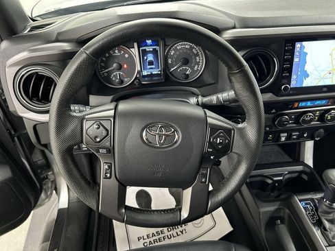 Used 2023 Toyota Tacoma TRD Off-Road w/ TRD Premium Off Road Package AWD/4WD image 4