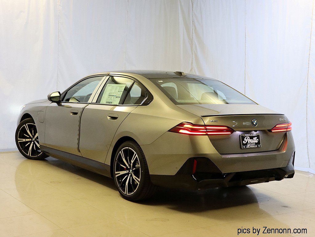 Used 2026 BMW 550e xDrive AWD/4WD image 6