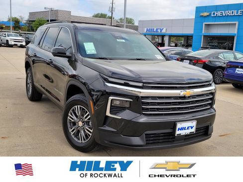 New 2026 Chevrolet Traverse LT w/ Driver Confidence Package FWD image 1