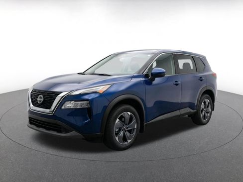 Used 2025 Nissan Rogue SV AWD/4WD image 3