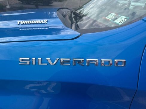 Used 2025 Chevrolet Silverado 1500 LT AWD/4WD image 3
