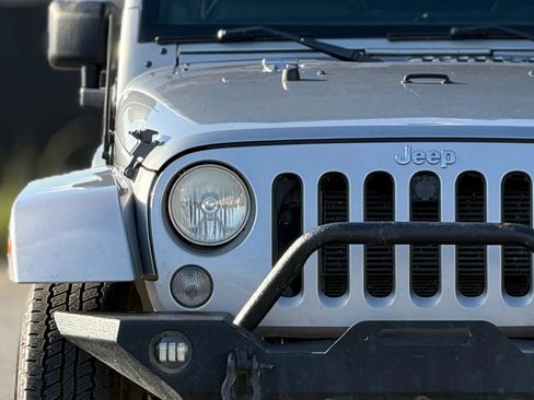 Used 2014 Jeep Wrangler Sahara w/ Dual Top Group AWD/4WD image 11