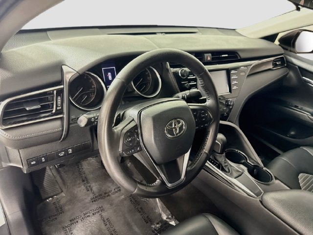 Used 2020 Toyota Camry SE w/ Carpet Mat Package FWD image 9