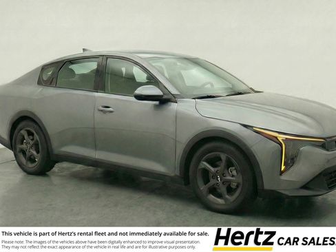 Used 2025 Kia K4 LXS image 1