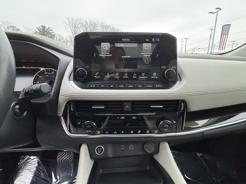 Used 2023 Nissan Rogue SL w/ SL Premium Package image 14