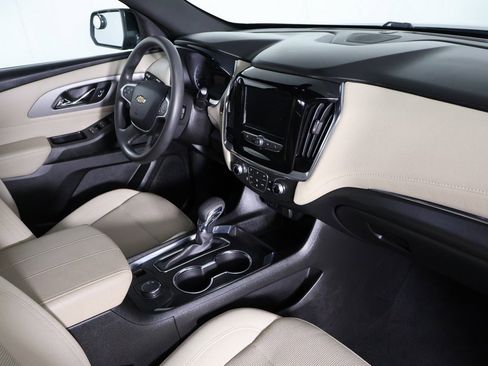 Used 2023 Chevrolet Traverse LS image 25