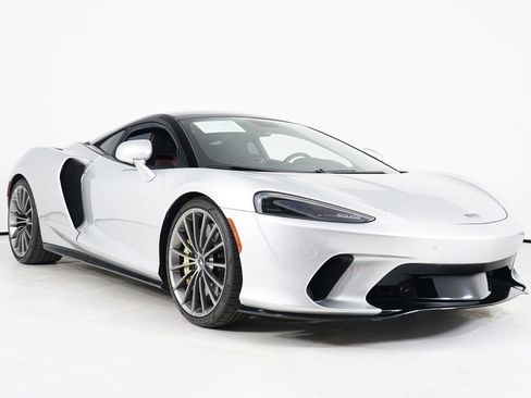 Used 2022 McLaren GT RWD image 17