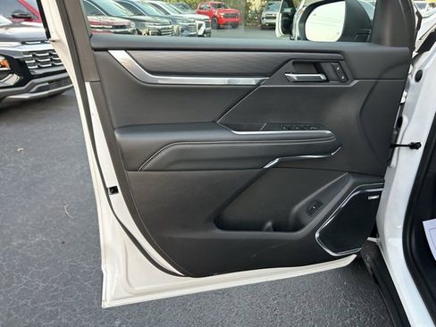 Certified 2025 GMC Acadia Elevation image 12