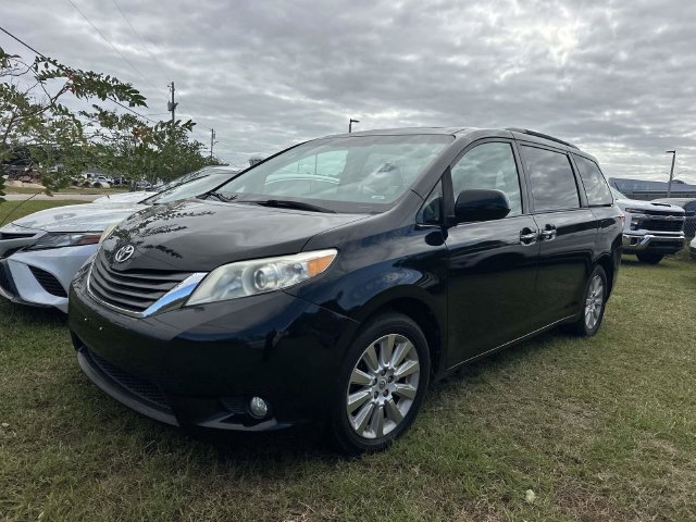 Used 2013 Toyota Sienna XLE AWD/4WD image 11