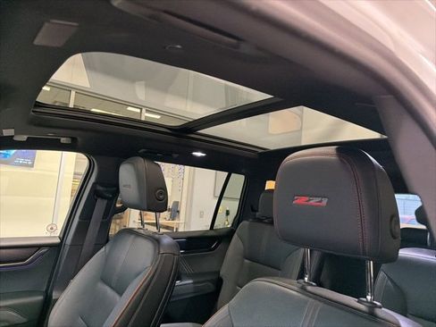 Used 2025 GMC Acadia AT4 image 2