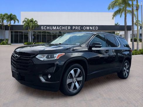 Used 2020 Chevrolet Traverse LT w/ LT Premium Package AWD/4WD image 3