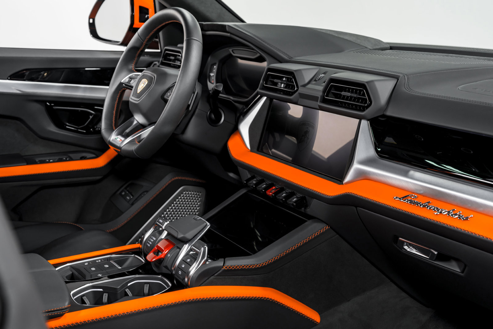 Used 2025 Lamborghini Urus SE AWD/4WD image 38