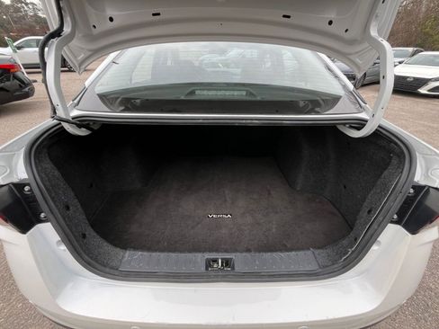 Used 2025 Nissan Versa SV image 29