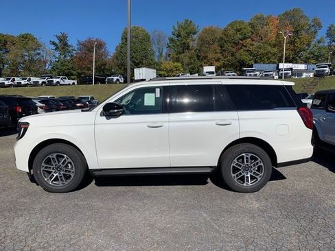 New 2025 Ford Expedition Active image 28