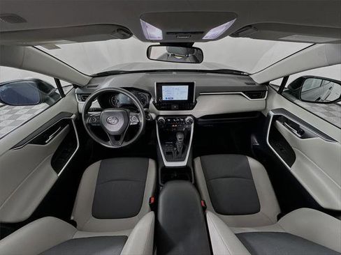 Certified 2025 Toyota RAV4 XLE image 29