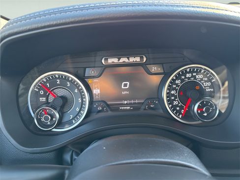 Used 2025 RAM 1500 Laramie image 25