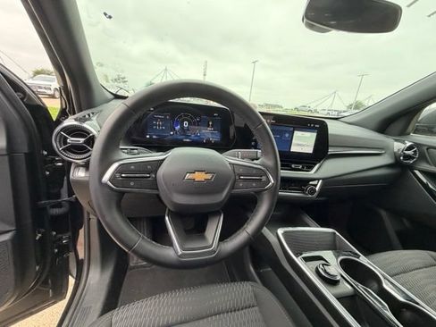 Used 2026 Chevrolet Equinox LT FWD image 15