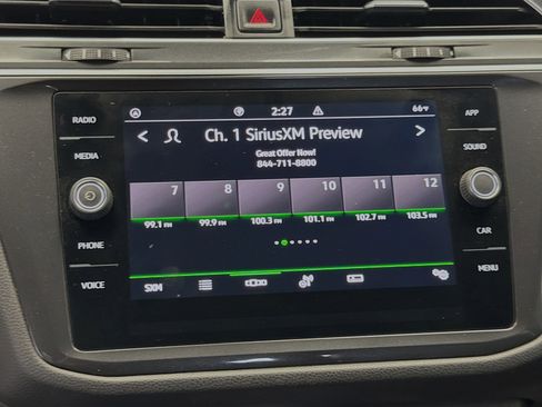 Used 2023 Volkswagen Tiguan SE R-Line image 9