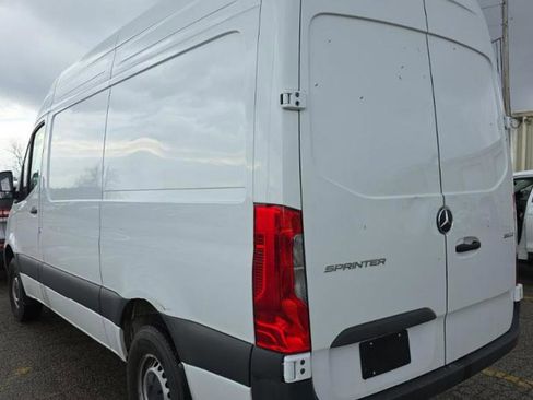 Used 2024 Mercedes-Benz Sprinter 2500 w/ Acoustic Package image 4