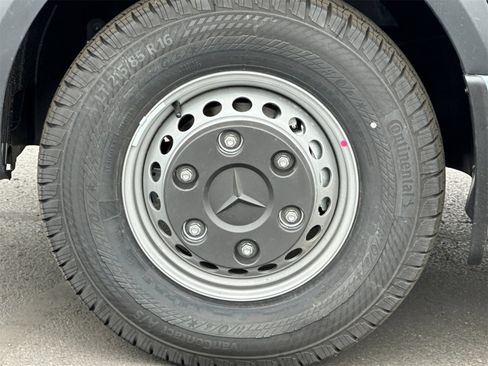 Used 2024 Mercedes-Benz Sprinter 3500 image 32