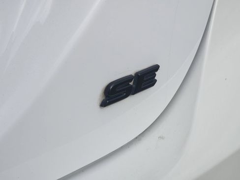 Used 2021 Toyota Camry SE image 8