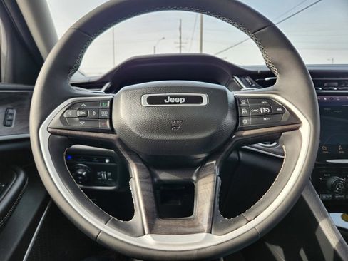 Used 2022 Jeep Grand Cherokee Limited 4xe image 20