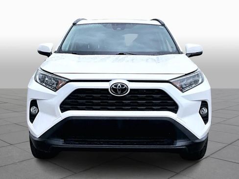 Used 2019 Toyota RAV4 XLE image 4