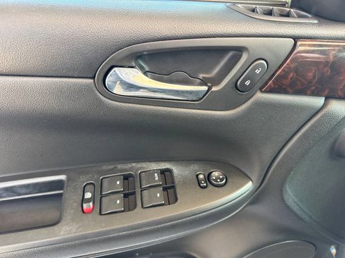 Used 2014 Chevrolet Impala LT w/ LT Sunroof Package FWD image 24