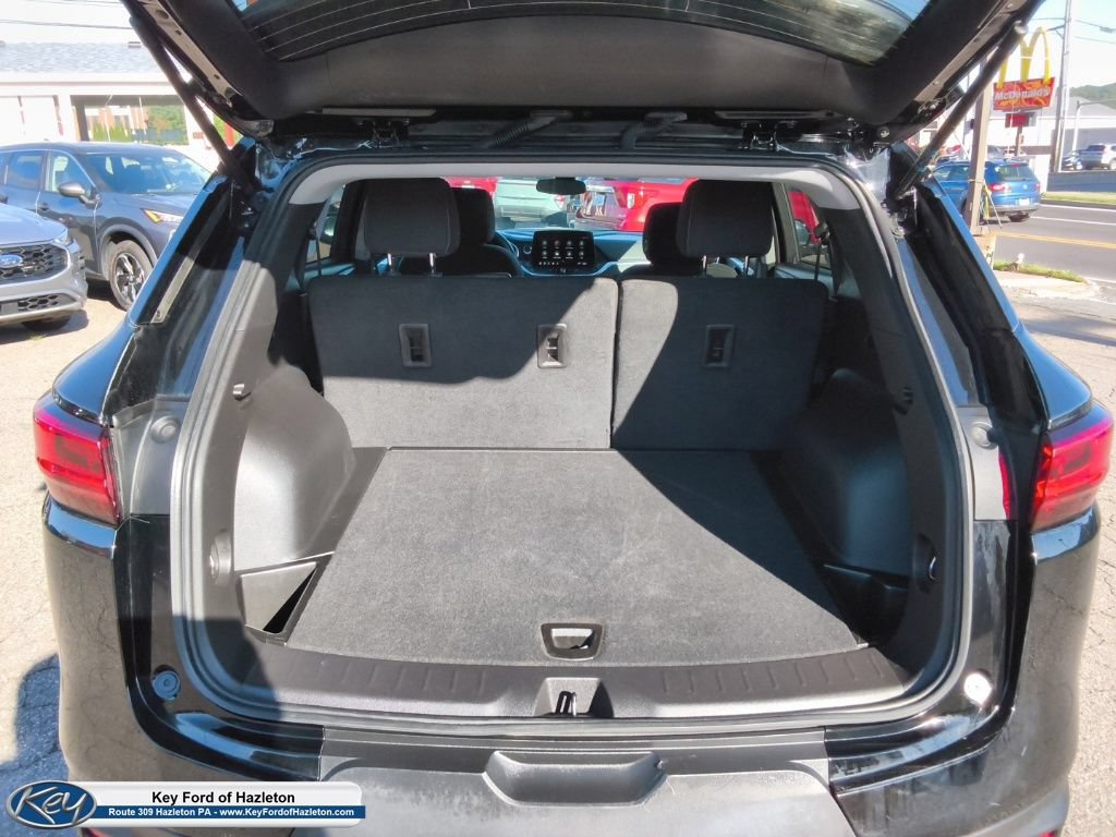 Used 2025 Chevrolet Blazer LT FWD image 11