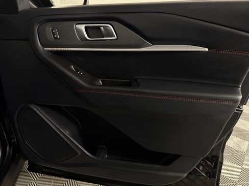 Used 2025 Ford Explorer ST-Line w/ ST-Line Street Pack image 37