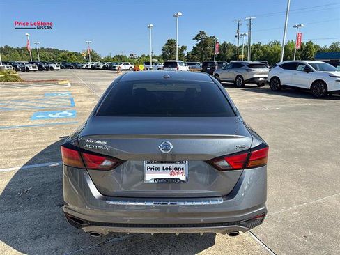 Used 2022 Nissan Altima 2.5 SR FWD image 6