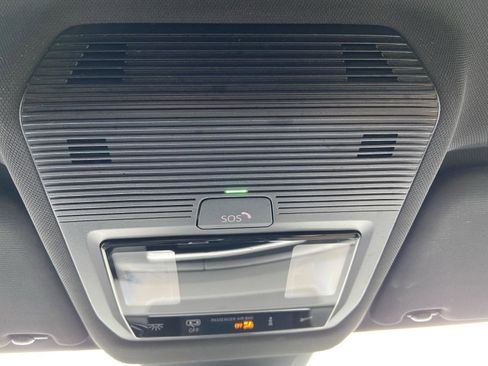 Used 2024 Volkswagen Atlas Cross Sport SE image 52