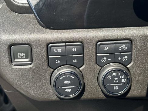 Used 2022 Chevrolet Silverado 1500 High Country AWD/4WD image 25