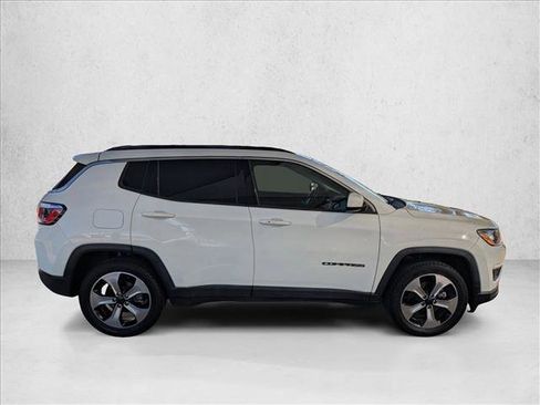 Used 2017 Jeep Compass Latitude w/ Popular Equipment Group image 4