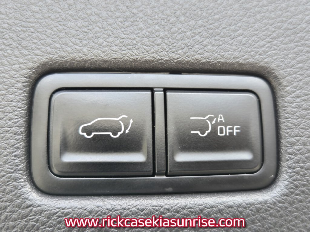 Used 2023 Kia Carnival SX Prestige FWD image 15