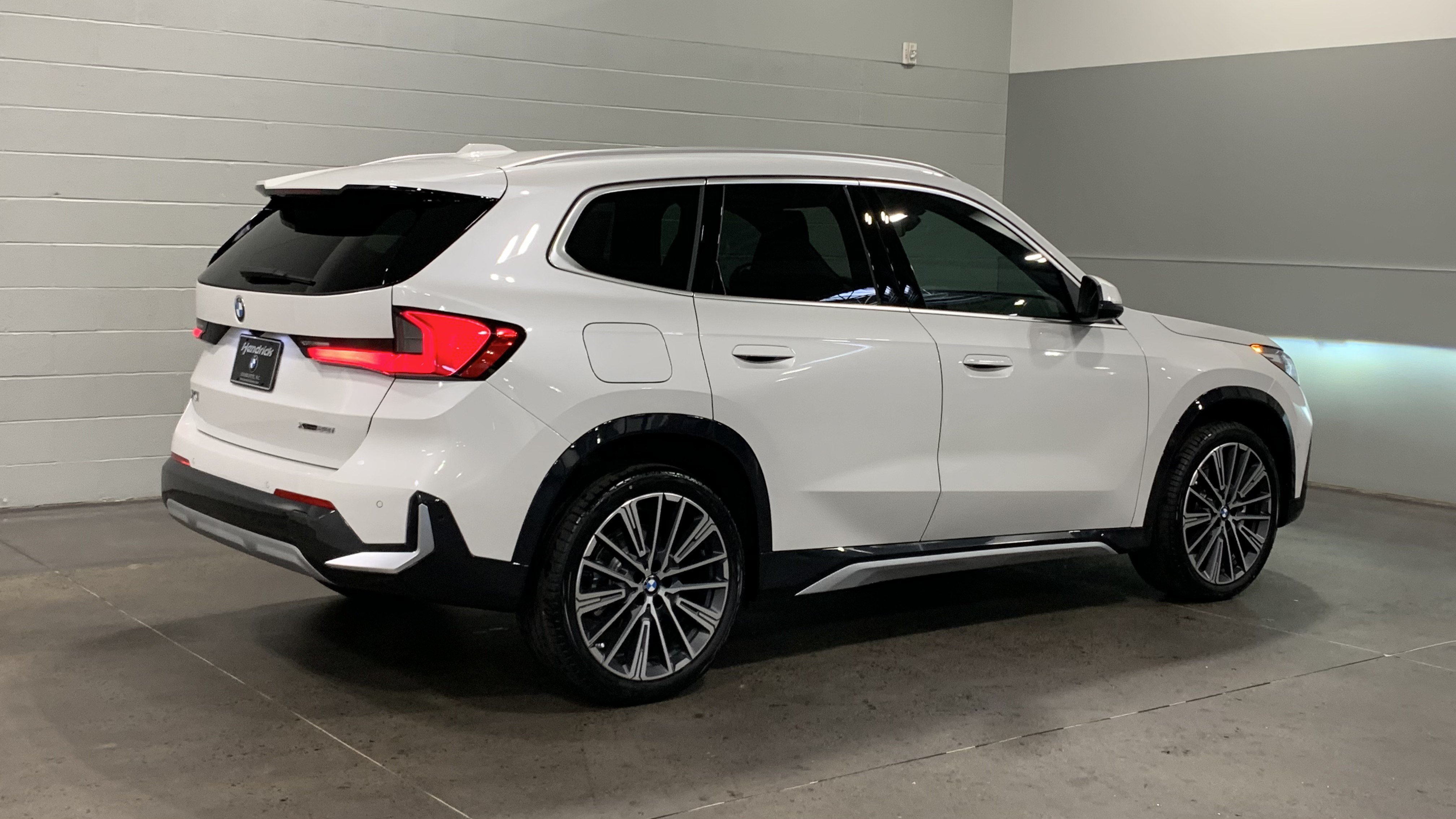 Used 2026 BMW X1 xDrive28i w/ Technology Package AWD/4WD image 8