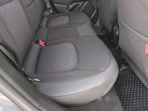 Used 2022 Jeep Renegade Trailhawk AWD/4WD image 27