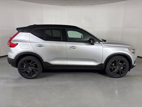 Used 2019 Volvo XC40 T5 R-Design AWD/4WD image 9